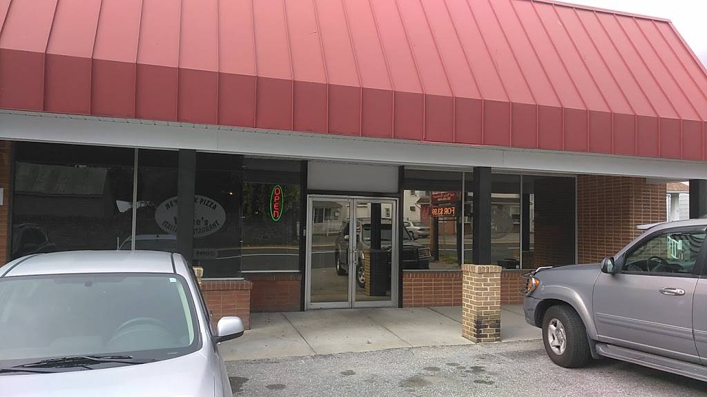 Vinces New York Pizza | restaurant | 17520 Virginia Ave, Hagerstown, MD 21740, USA | 3015824400 OR +1 301-582-4400