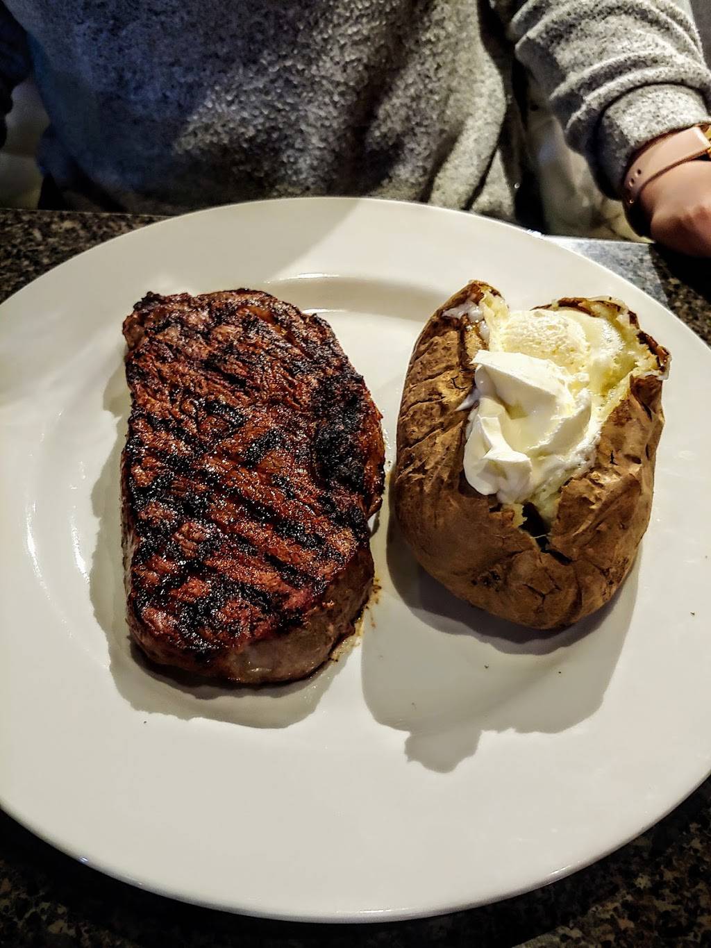 Great American Steakburger | restaurant | 701 S Mesa Hills Dr, El Paso, TX 79912, USA | 9155857873 OR +1 915-585-7873