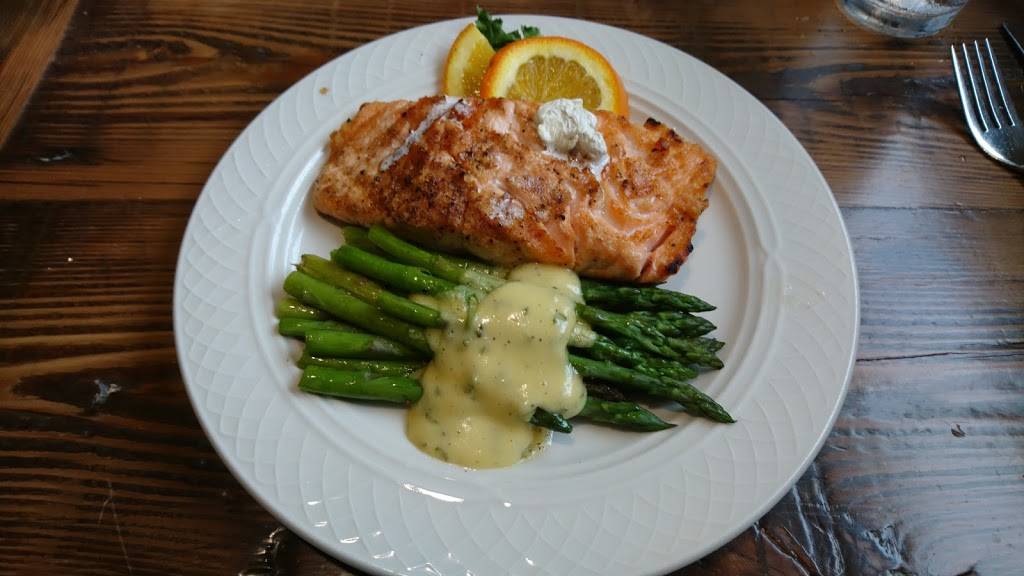 Smiths Boathouse Restaurant | restaurant | 439 N Elm St, Troy, OH 45373, USA | 9373353837 OR +1 937-335-3837