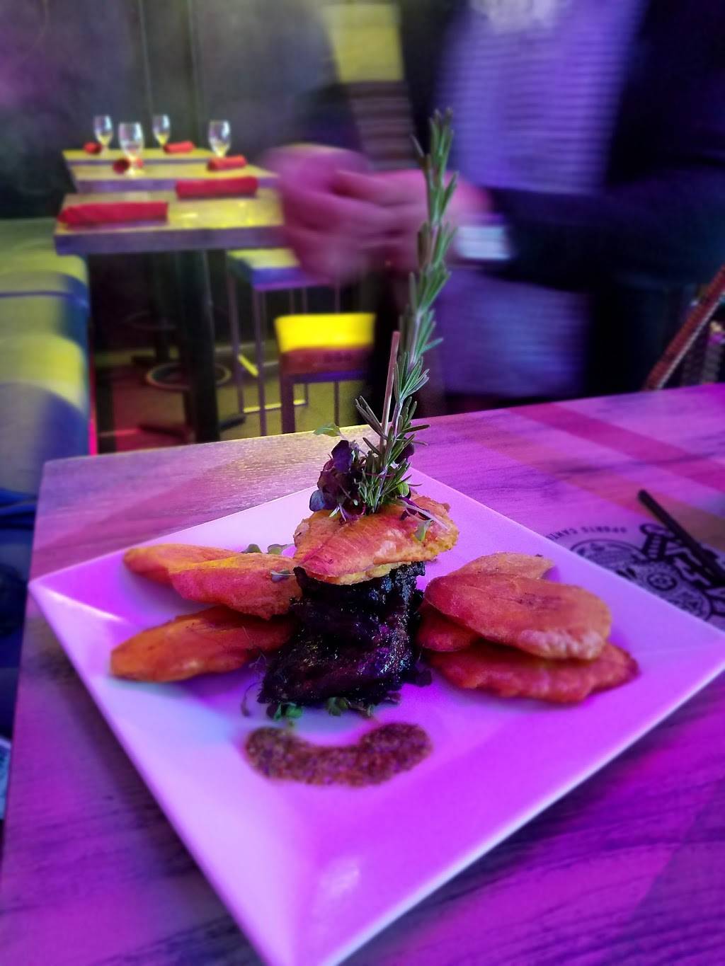 El Jefe Sport Cantina | restaurant | 186 Dyckman St, New York, NY 10040, USA | 6464550155 OR +1 646-455-0155