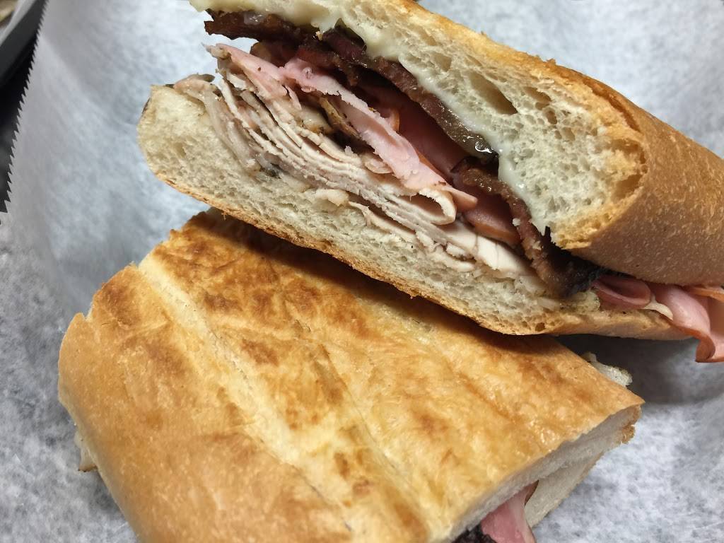 Molly Maguires Of Ocala | restaurant | 17 SW 1st Ave, Ocala, FL 34471, USA | 3524010260 OR +1 352-401-0260