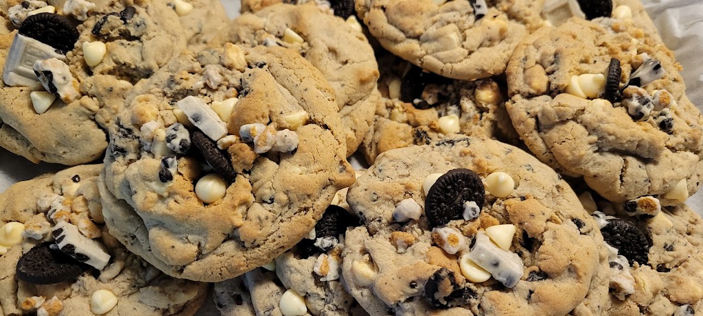 Its A Must Cafe Feat. 21+ | restaurant | 9812 Garfield Blvd, Valley View, OH 44125, USA | 2163314078 OR +1 216-331-4078