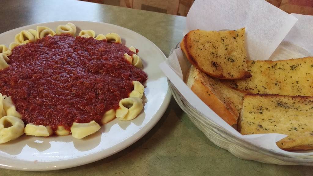The Grinders & Spaghetti House | restaurant | 2171 Kimberly Rd, Bettendorf, IA 52722, USA | 5633551722 OR +1 563-355-1722