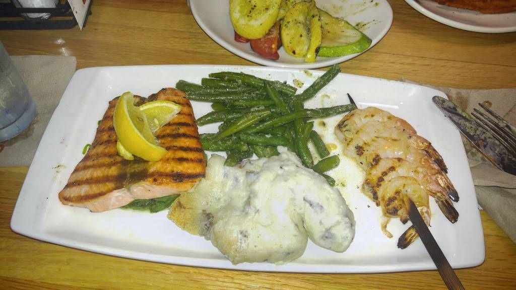 Applebees Grill + Bar | restaurant | 555 Hubbard Ave, Pittsfield, MA 01201, USA | 4134995157 OR +1 413-499-5157