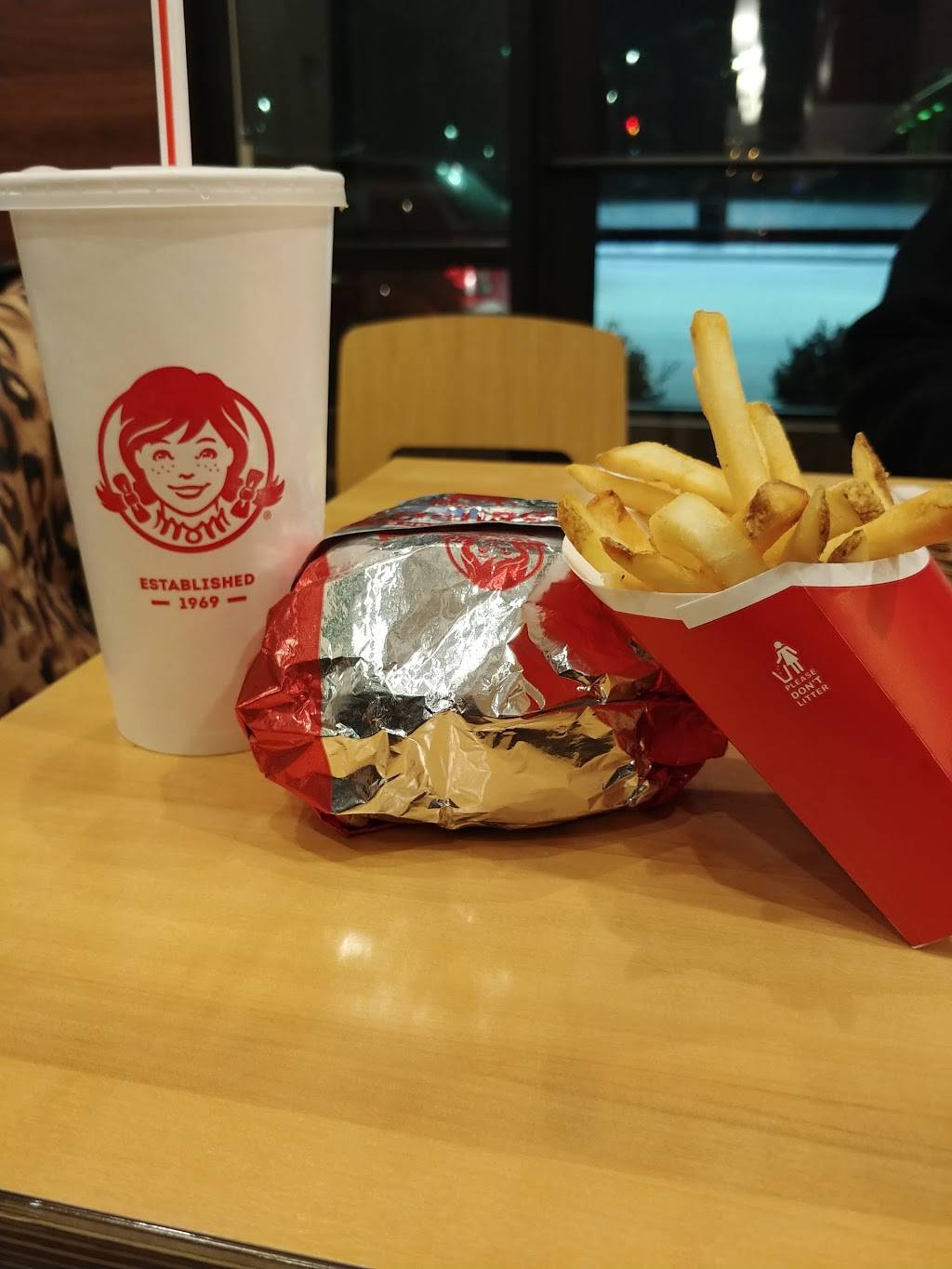 Wendys | restaurant | 125 Great Oaks Trail, Wadsworth, OH 44281, USA | 3303314970 OR +1 330-331-4970