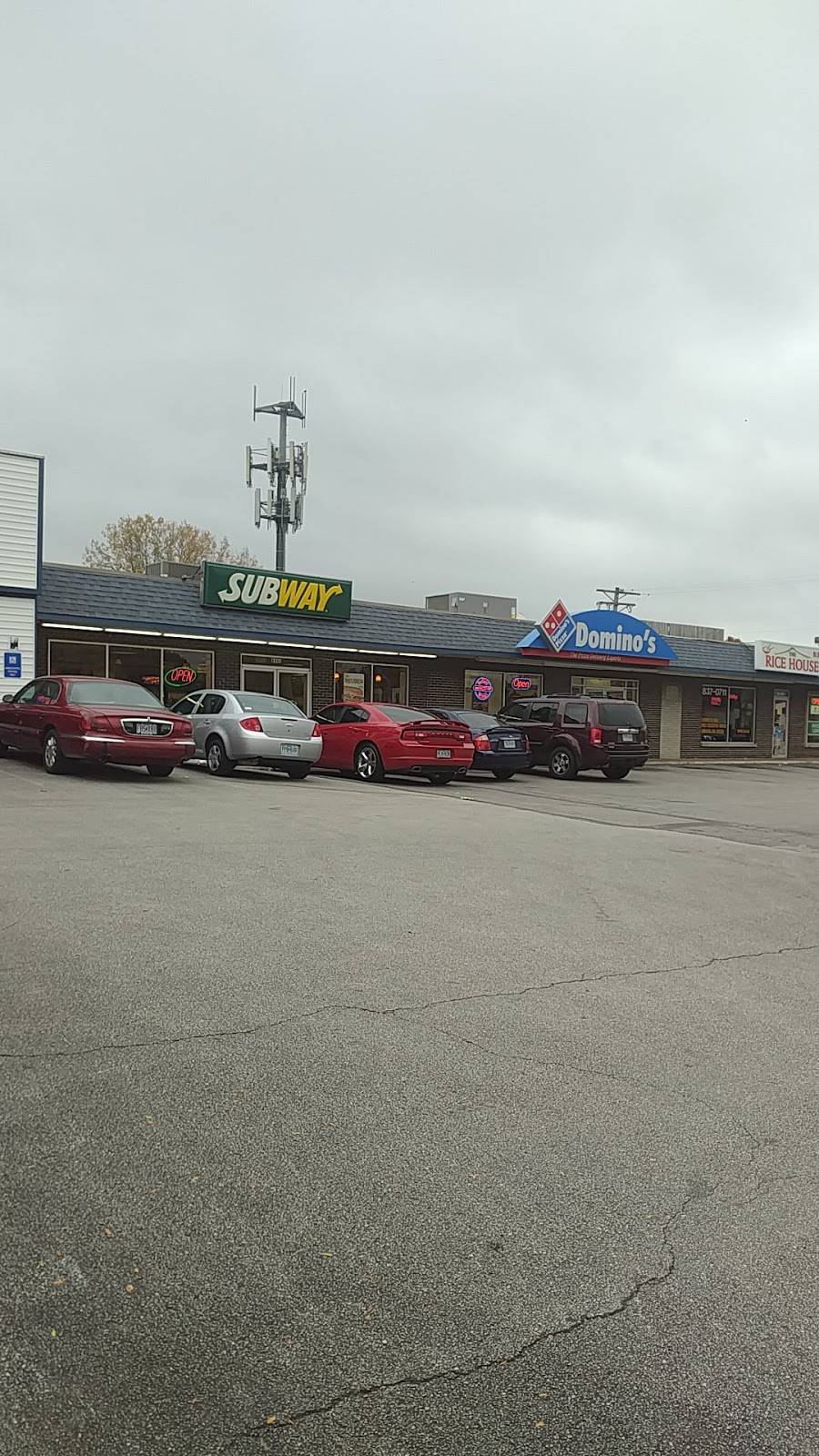 Subway Restaurants | restaurant | 8444 N Lindbergh Blvd, Florissant, MO 63031, USA | 3149728022 OR +1 314-972-8022