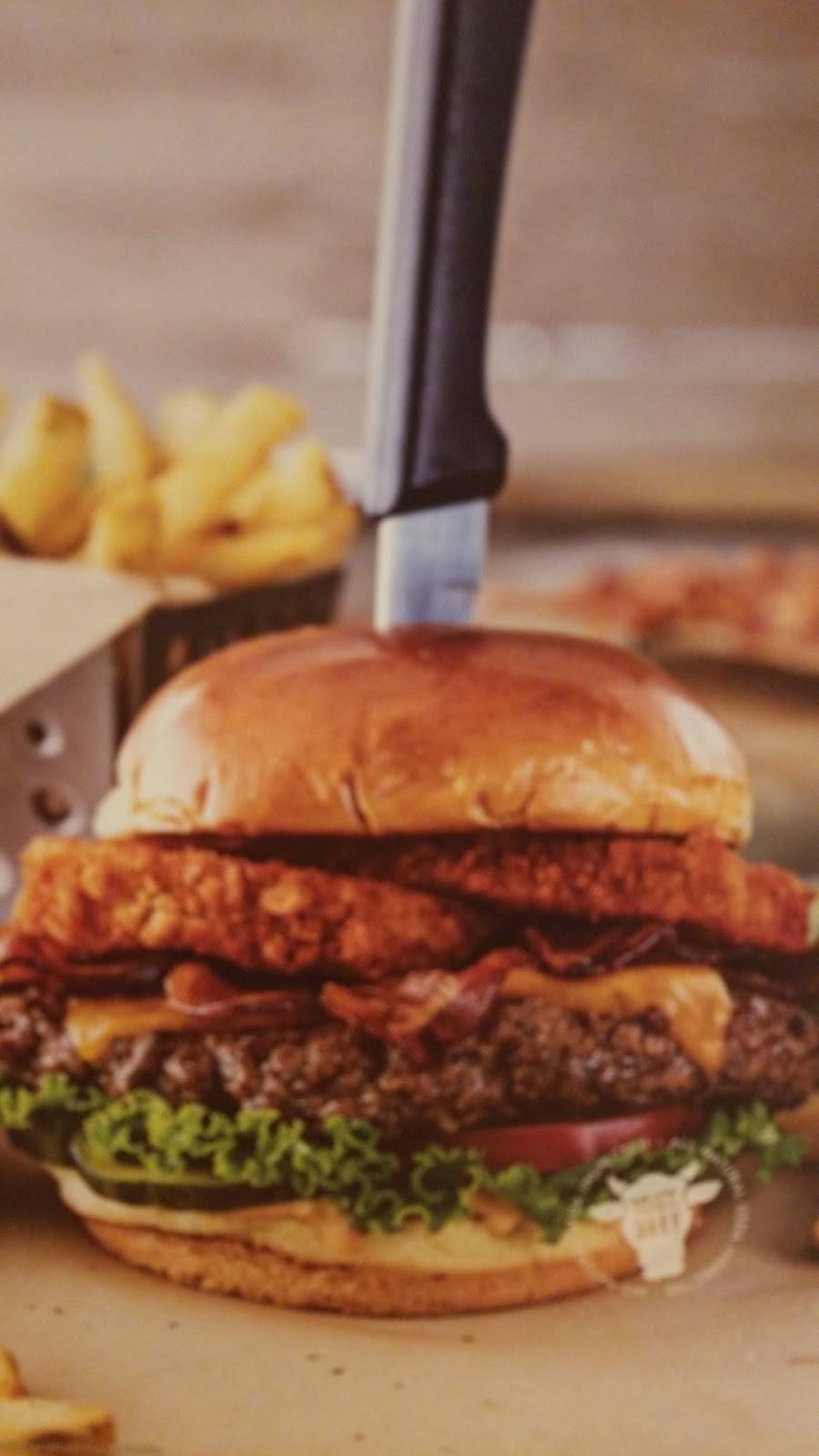 Chilis Grill & Bar | meal takeaway | 6250 Interparcel Rd, Alexandria, VA 22315, USA | 7039225100 OR +1 703-922-5100