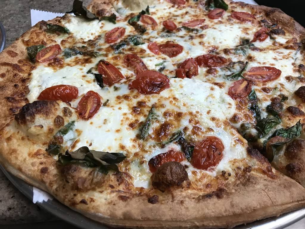 FlamentCos The Place | restaurant | 418 S Tucker Blvd, St. Louis, MO 63102, USA | 3149312275 OR +1 314-931-2275