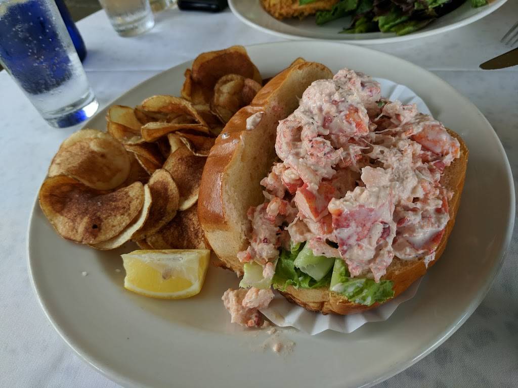 Farm to Table Bistro | restaurant | 1083 U.S. 9, Fishkill, NY 12524, USA | 8452971111 OR +1 845-297-1111