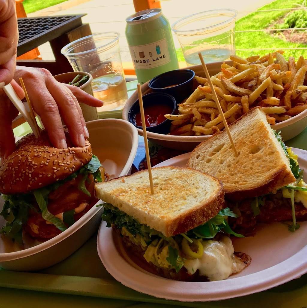 Barrow Food House | restaurant | 452 Main Rd, Riverhead, NY 11901, USA | 6317793379 OR +1 631-779-3379