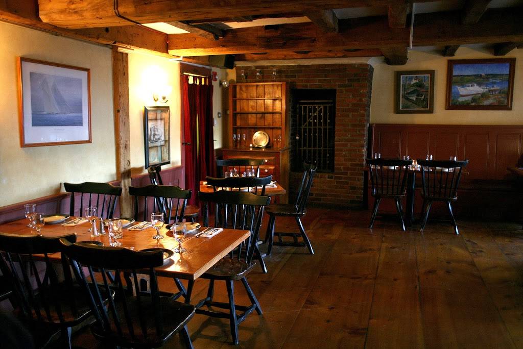 Dolphin Striker | restaurant | 15 Bow St, Portsmouth, NH 03801, USA | 6034315222 OR +1 603-431-5222