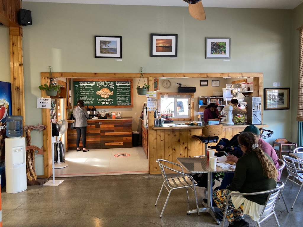 Wildwood Waffles | restaurant | 770 Wildwood Ave, Rio Dell, CA 95562, USA | 7075063073 OR +1 707-506-3073