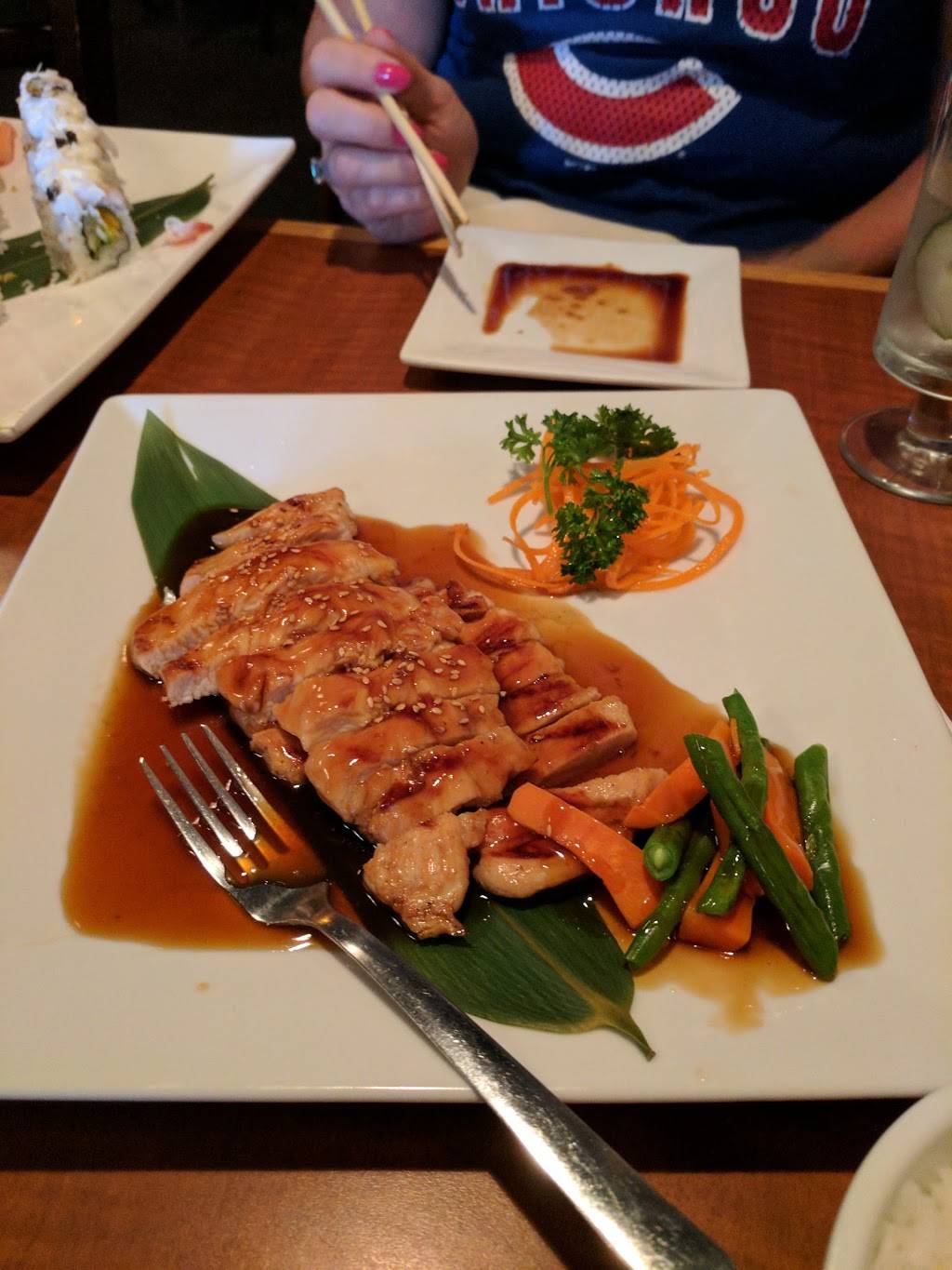 Sushi Nest | restaurant | 142 N York St, Elmhurst, IL 60126, USA | 6308335088 OR +1 630-833-5088