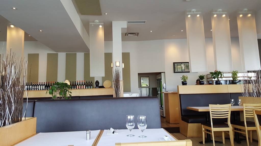 Basilic Vert | restaurant | 15 Boulevard Samson, Laval, QC H7X 3S5, Canada | 4506892221 OR +1 450-689-2221