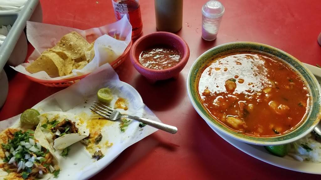 Flamingos Mexican Restaurant & Grocery | restaurant | 425 S Main St, South Bend, IN 46601, USA | 5742341546 OR +1 574-234-1546