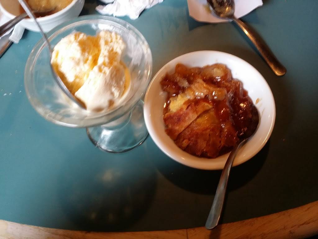 Claysville Store | restaurant | 5650 E Claysville Rd, Hartsburg, MO 65039, USA | 5736368443 OR +1 573-636-8443