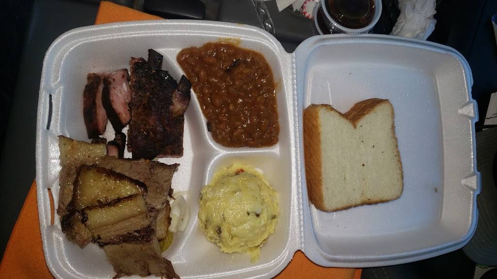 Spoons BBQ | restaurant | 230 N Main St, Lone Star, TX 75668, USA | 9036561627 OR +1 903-656-1627