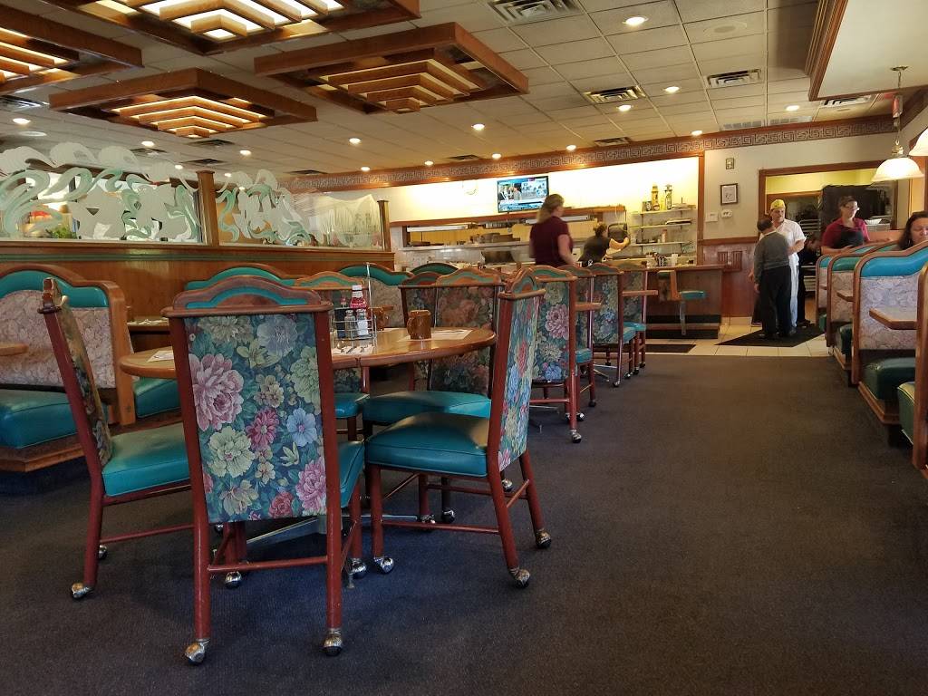 Sunset Family Restaurant | restaurant | 535 W Sunset Dr, Waukesha, WI 53189, USA | 2625249555 OR +1 262-524-9555