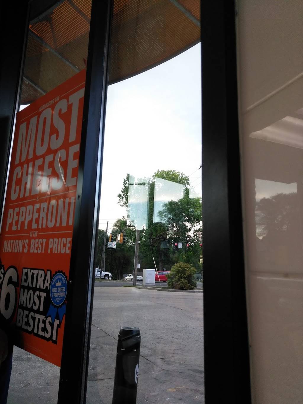 Little Caesars Pizza | meal takeaway | 2120 Mitchell Ave, St Joseph, MO 64507, USA | 8162798500 OR +1 816-279-8500