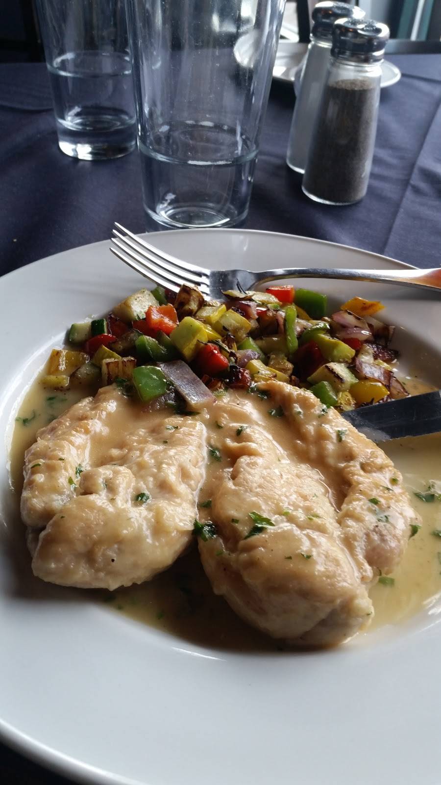 Bobbys Deerfield | restaurant | 695 Deerfield Rd, Deerfield, IL 60015, USA | 8476079104 OR +1 847-607-9104