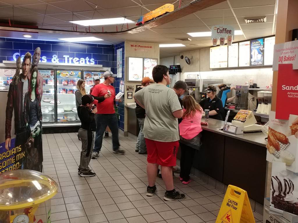 Dairy Queen Grill & Chill | restaurant | 120 Jefferson Square, De Soto, MO 63020, USA | 6363374465 OR +1 636-337-4465