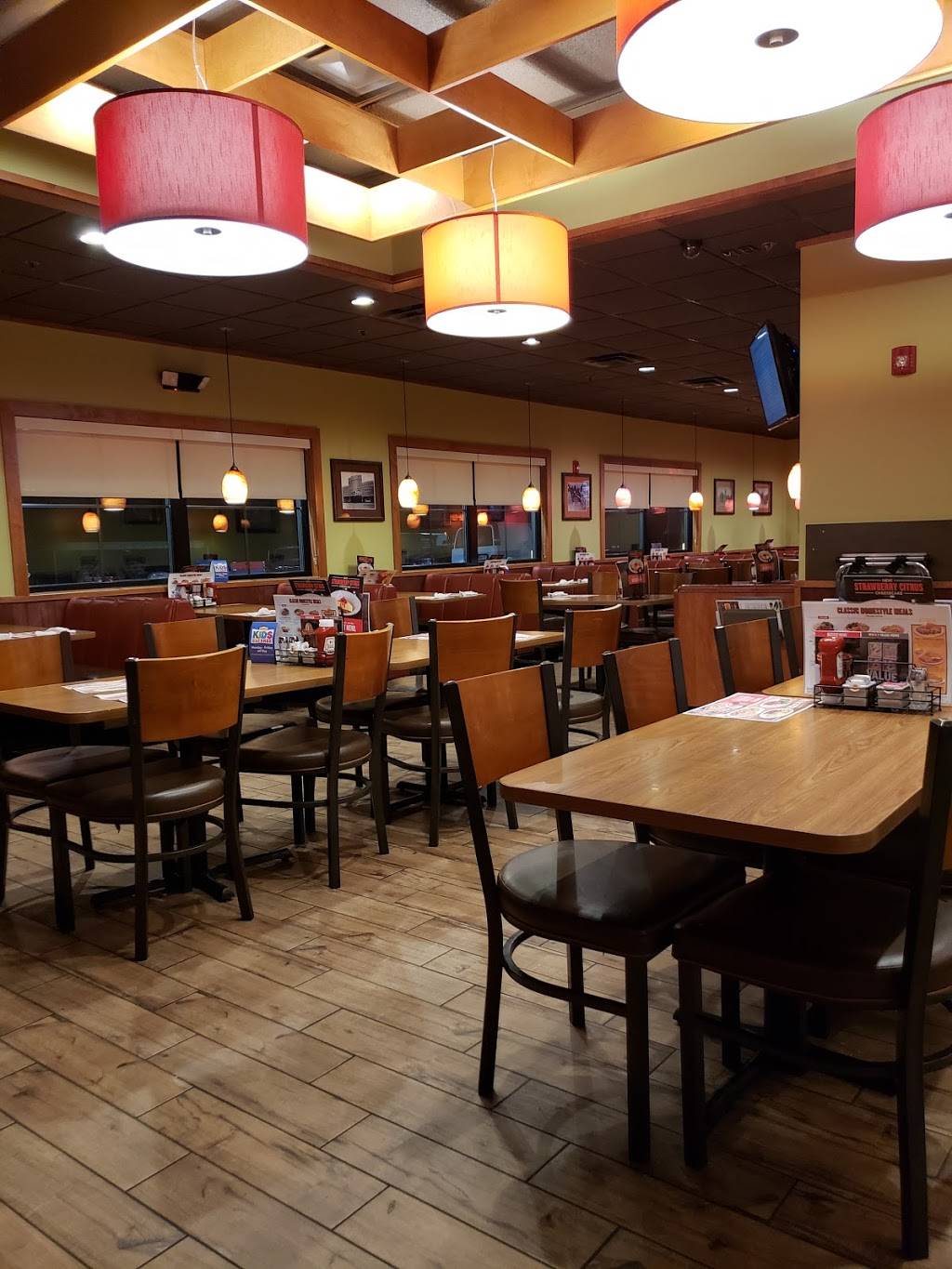 Dennys | restaurant | 4610 Broadway St, Mt Vernon, IL 62864, USA | 6182441325 OR +1 618-244-1325