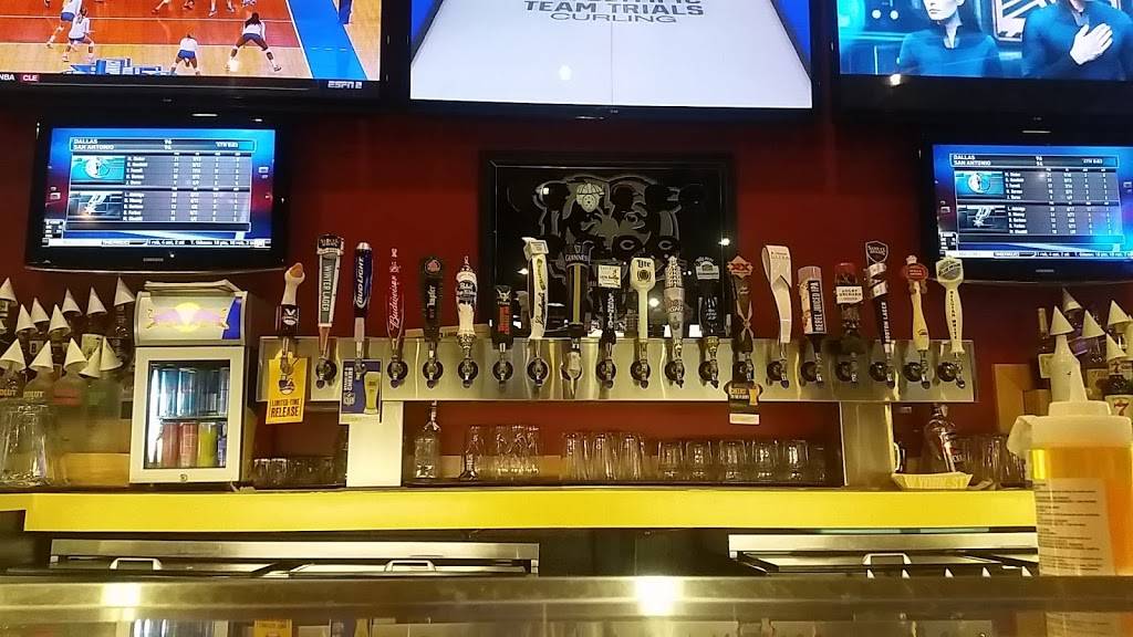 Buffalo Wild Wings | restaurant | 2807 Plaza Dr, Peru, IL 61354, USA | 8157808283 OR +1 815-780-8283