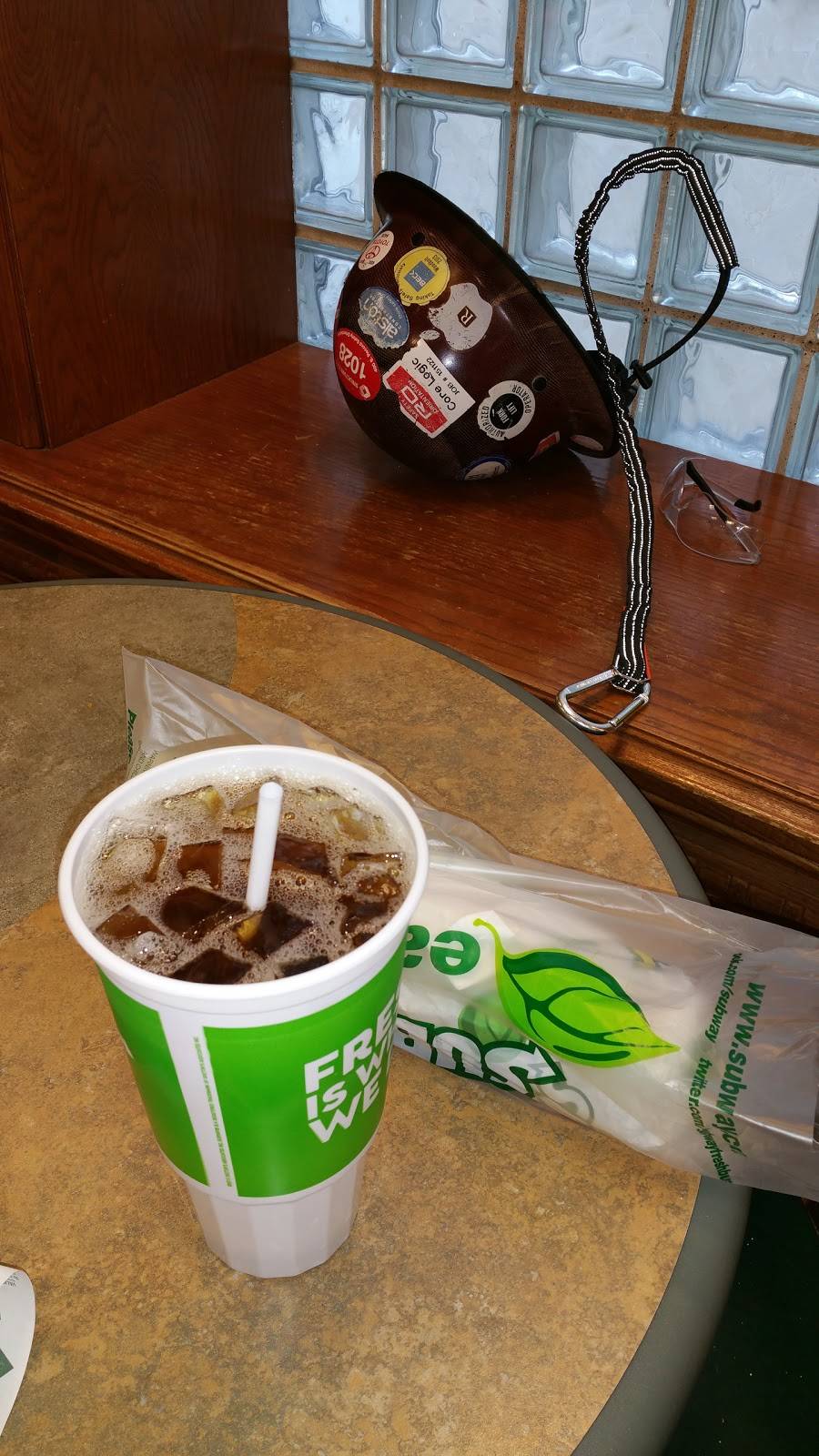 Subway | restaurant | 306 S Record St, Dallas, TX 75202, USA | 2147427827 OR +1 214-742-7827