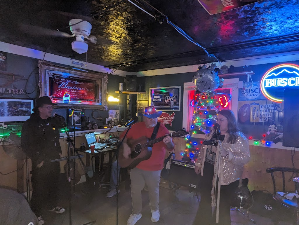 Neon Nights | restaurant | 551 Horner Rd, Dyersburg, TN 38024, USA | 7313773683 OR +1 731-377-3683