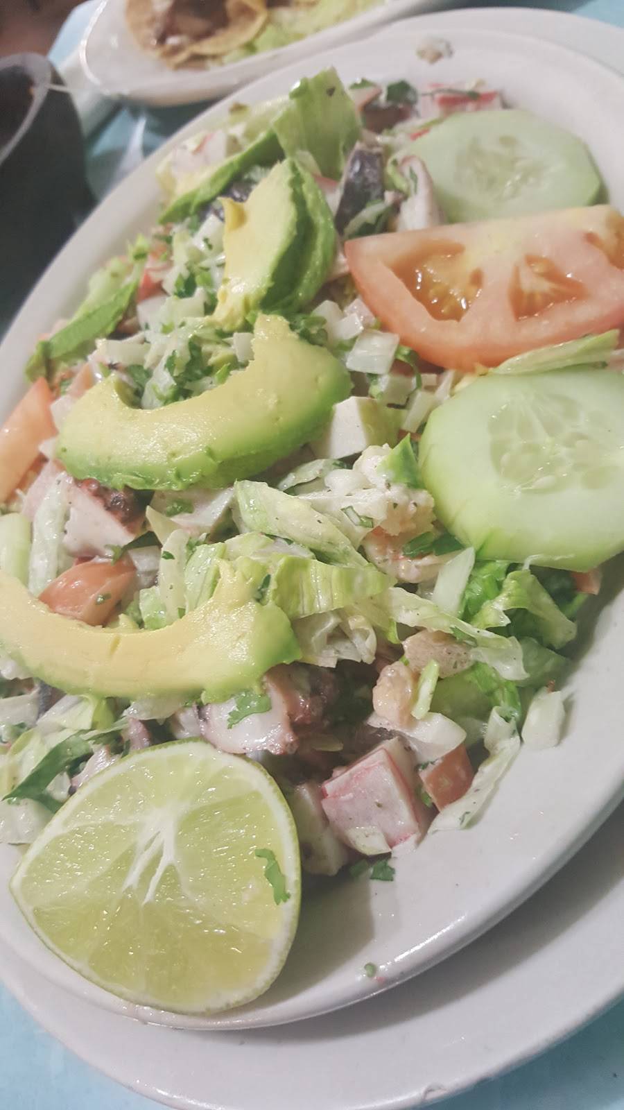 La Bahia De Acapulco | restaurant | 1632 W 47th St, Chicago, IL 60609, USA | 7735238111 OR +1 773-523-8111