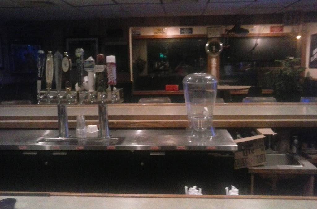 Four Corners Restaurant & Pub | restaurant | 142 Old Turnpike Rd, Thompson, CT 06277, USA | 8609355771 OR +1 860-935-5771