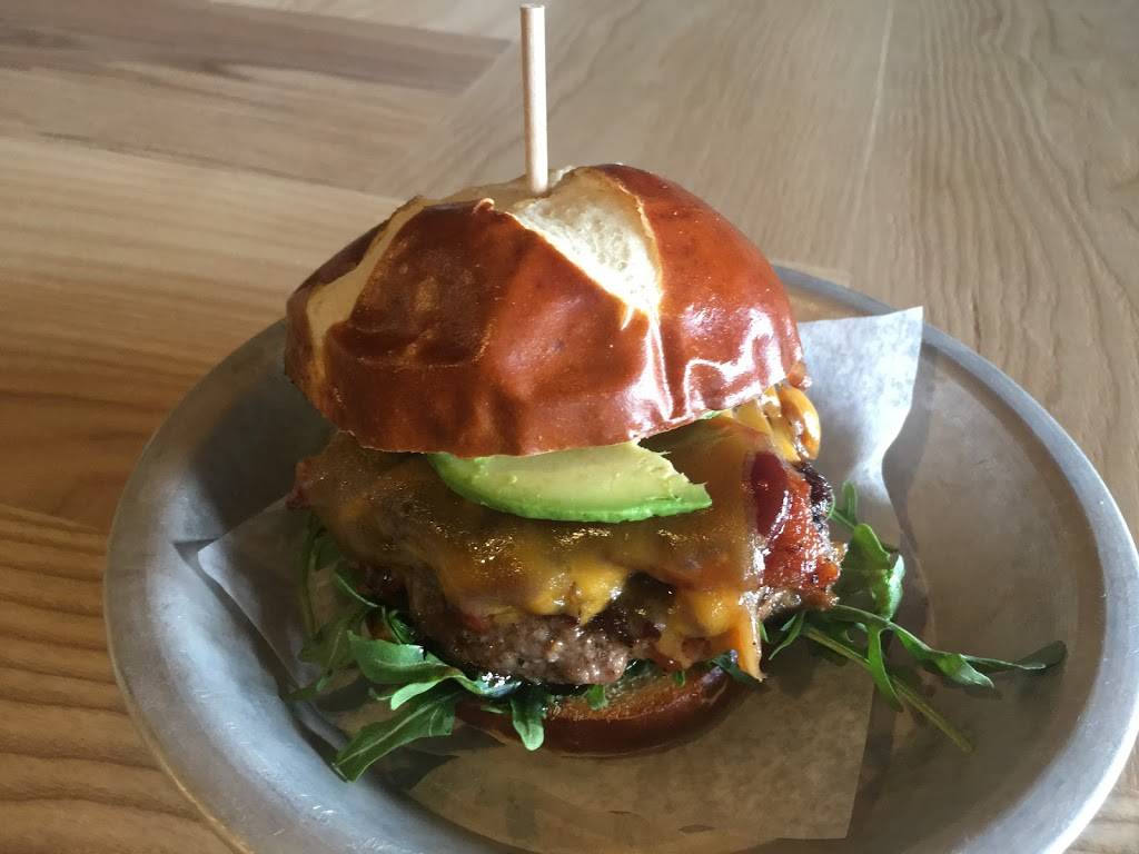 OAK & ALLEY | restaurant | 2308 E Center St, Warsaw, IN 46580, United States | 5743764318 OR +1 574-376-4318