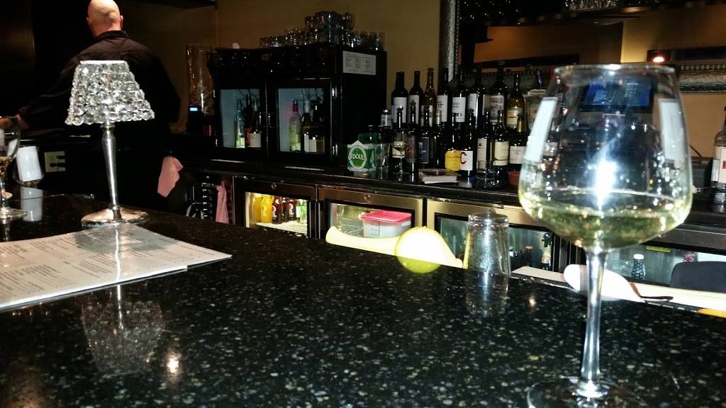 4 Sisters Wine Bar & Tapas Restaurant | restaurant | 100 Harborview Plaza #100, La Crosse, WI 54601, USA | 6087828213 OR +1 608-782-8213