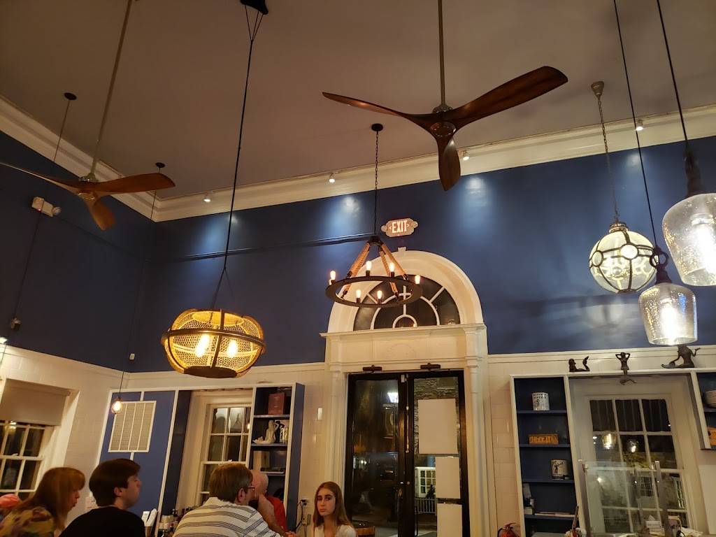 King Street Oyster Bar | restaurant | 1 E Washington St, Middleburg, VA 20117, USA | 5408833156 OR +1 540-883-3156