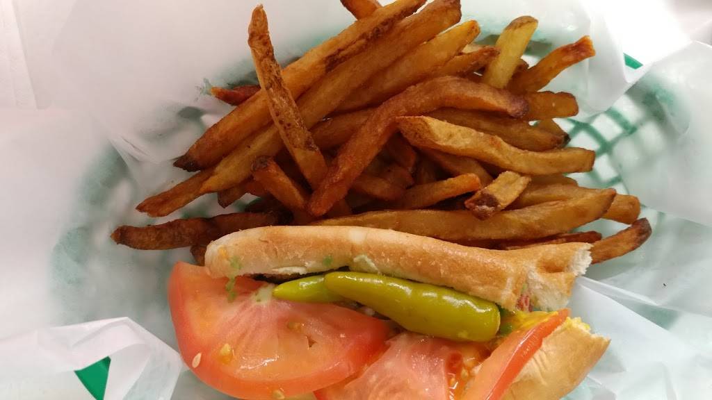 Frannies Beef & Catering | restaurant | 4304 River Rd, Schiller Park, IL 60176, USA | 8476787771 OR +1 847-678-7771