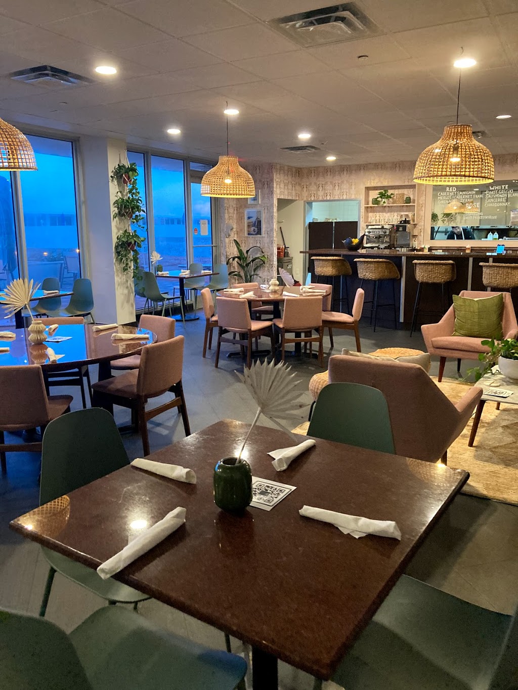 Morgans at Arlen Beach | restaurant | 5701 Collins Ave, Miami, FL 33140, USA | 3057638561 OR +1 305-763-8561