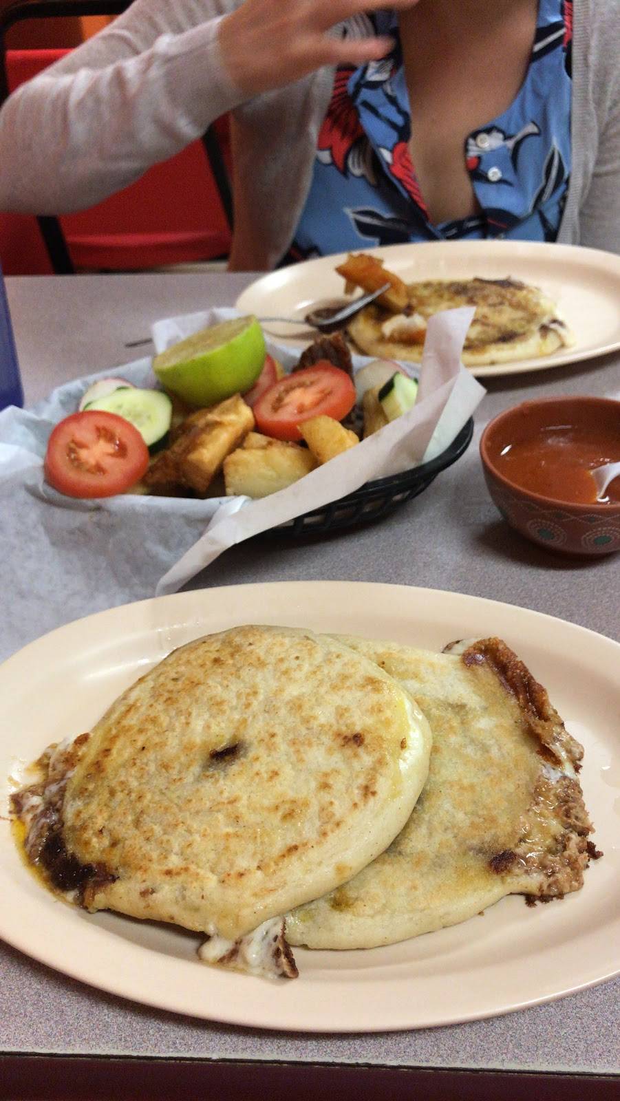 Olocuilta | restaurant | 7040 Harrisburg Blvd, Houston, TX 77011, USA | 7139267212 OR +1 713-926-7212