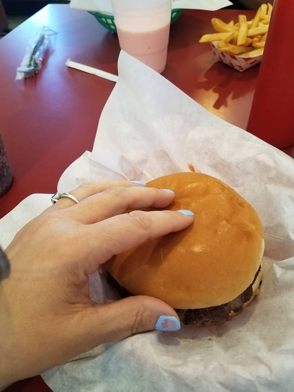 Theos Drive Inn | restaurant | 2626 E Main St, Grand Prairie, TX 75050, USA | 9722623309 OR +1 972-262-3309