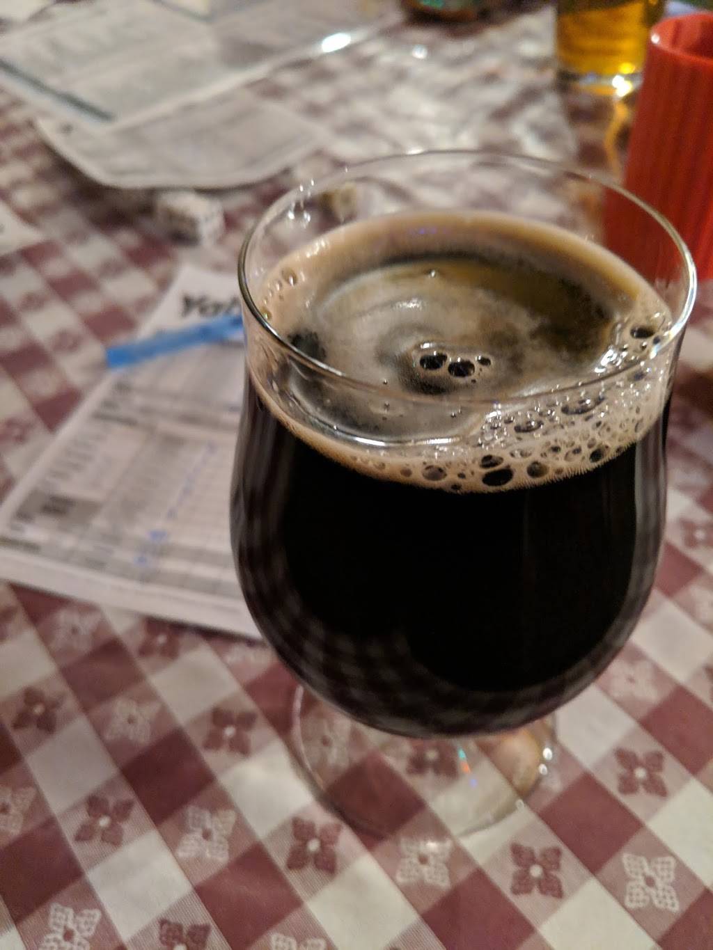 Guthries Tavern | restaurant | 1300 W Addison St, Chicago, IL 60613, USA | 7734772900 OR +1 773-477-2900