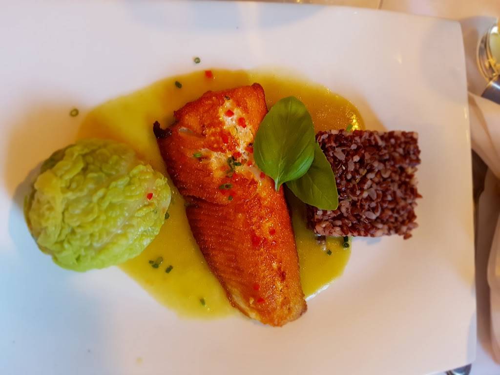 Restaurant Le Cheval de Jade | restaurant | 688 Rue de Saint Jovite, Mont-Tremblant, QC J8E 3J8, Canada | 8194255233 OR +1 819-425-5233