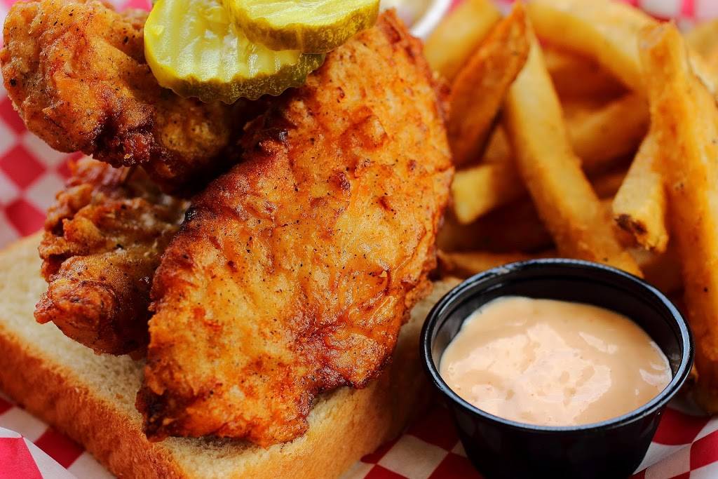 Wangs Hot Chicken | restaurant | 311 Broadway St, Aurora, IN 47001, USA | 8126559574 OR +1 812-655-9574