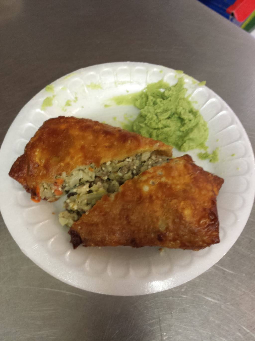 Runway Bar & Grill | restaurant | 2101 S Alvernon Way, Tucson, AZ 85711, USA | 5207906788 OR +1 520-790-6788