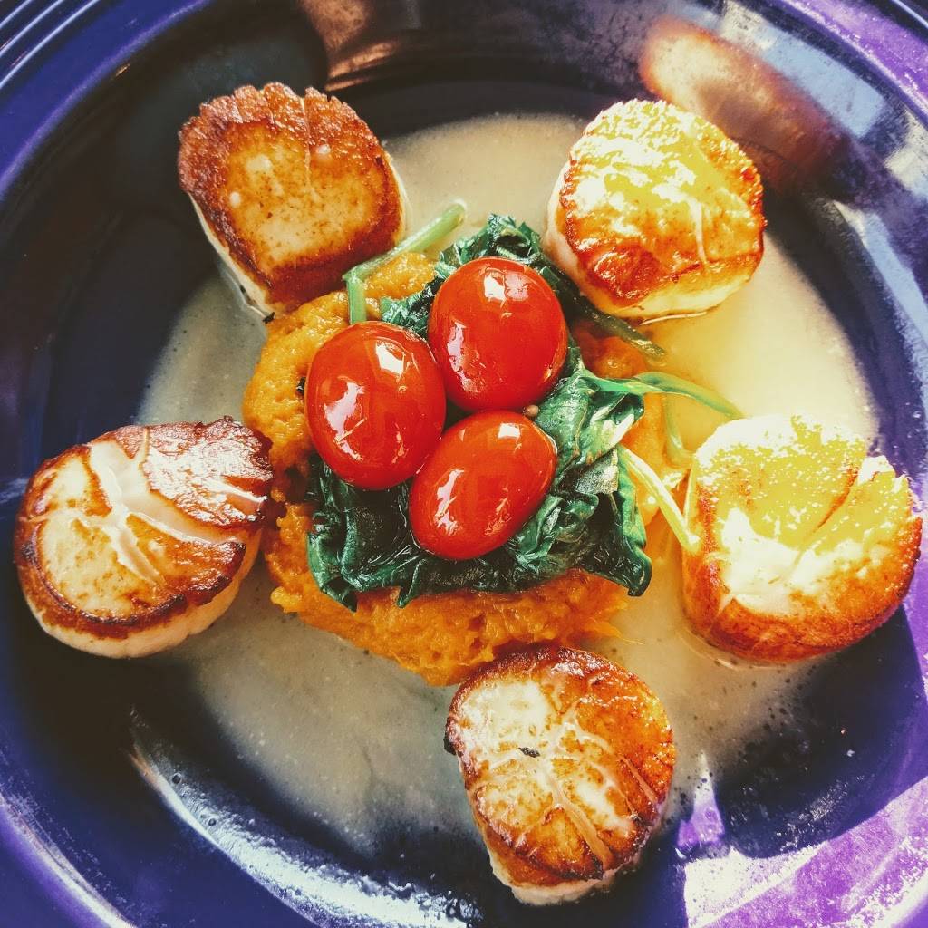 Dolphin Marina & Restaurant | restaurant | 515 Basin Point Rd, Harpswell, ME 04079, USA | 2078336000 OR +1 207-833-6000