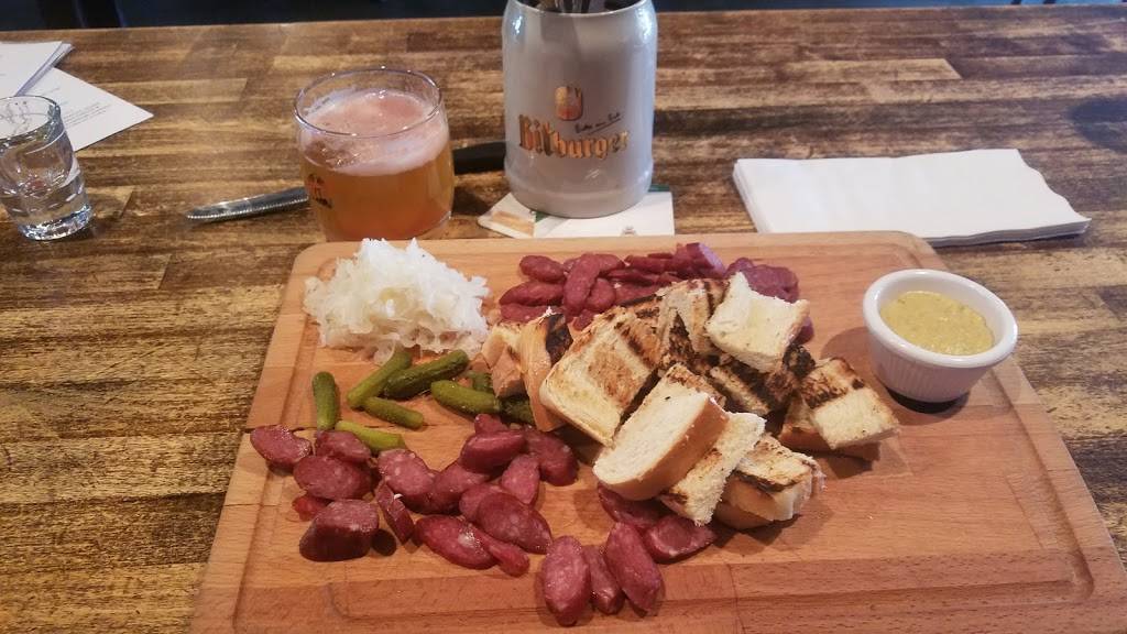 Berliner Pub | restaurant | 221 Main Ave S, Renton, WA 98057, USA | 4252771111 OR +1 425-277-1111