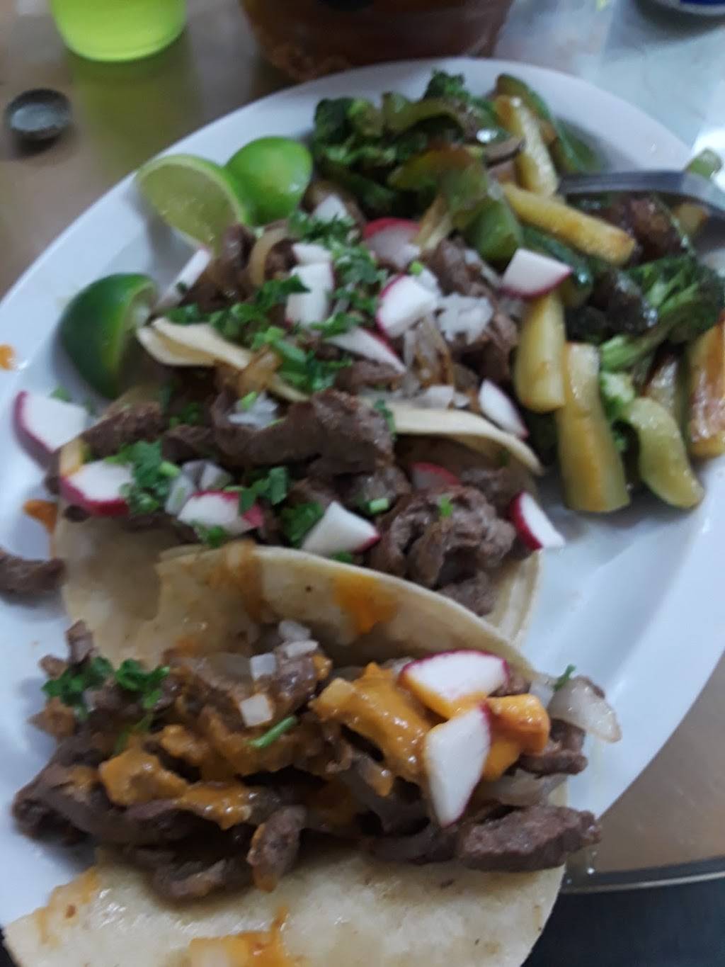 La Tienda | restaurant | 1247 Snyder Ave, Philadelphia, PA 19148, USA | 2153341159 OR +1 215-334-1159