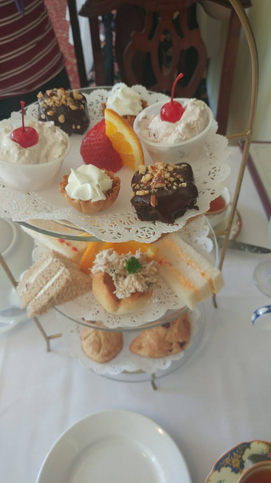 Gazebo Tea Room | restaurant | 414 Perry Hill Rd, Montgomery, AL 36109, USA | 3342771839 OR +1 334-277-1839