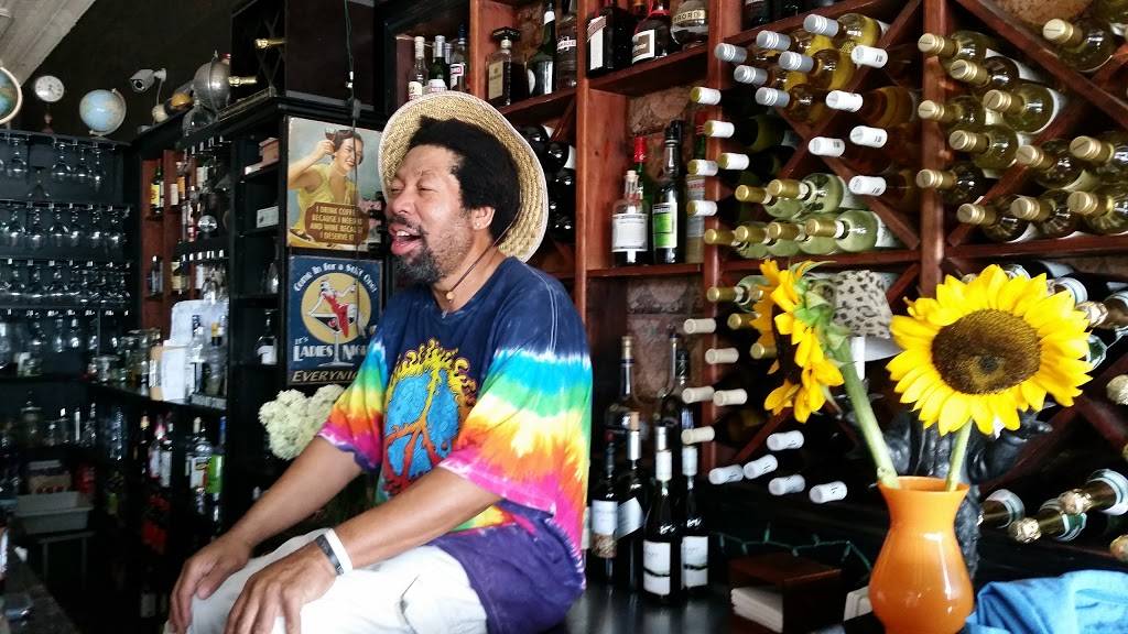 Global Gourmet | restaurant | 102 E Jackson St, Carbondale, IL 62901, USA | 6185490771 OR +1 618-549-0771