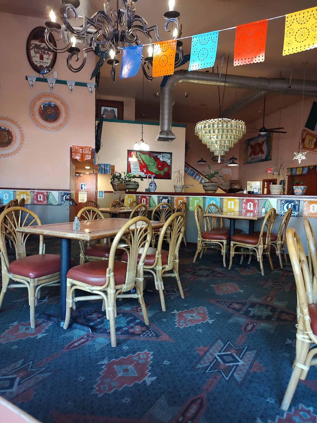 Casa Ramos Méxican Restaurant | restaurant | 145 Montague Rd, Yreka, CA 96097, USA | 5308427172 OR +1 530-842-7172