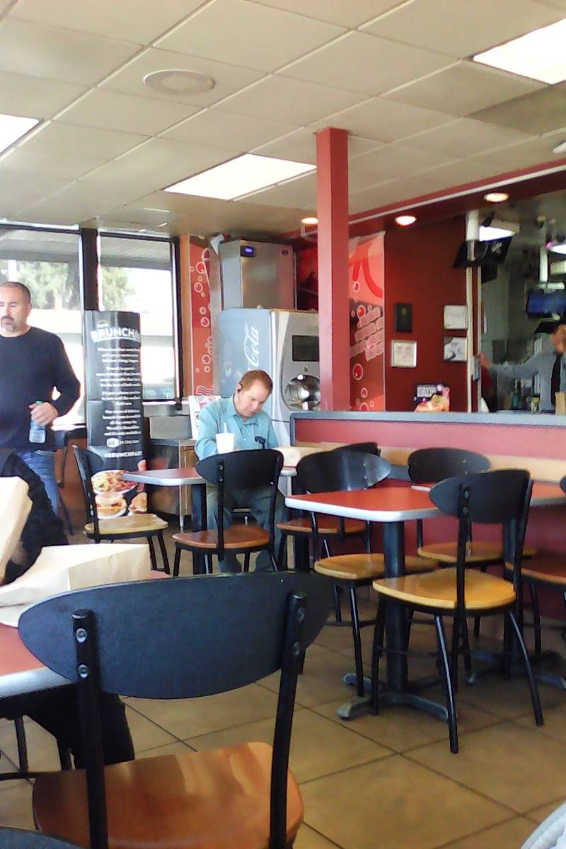 Jack in the Box | restaurant | 303 E Baseline St, San Bernardino, CA 92410, USA | 9098857382 OR +1 909-885-7382