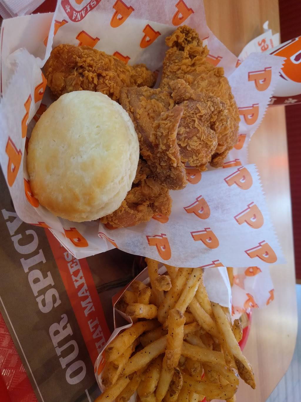 Popeyes Louisiana Chicken | restaurant | 1475 Richmond Rd, Ottawa, ON K2B 6R9, Canada | 6134221214 OR +1 613-422-1214